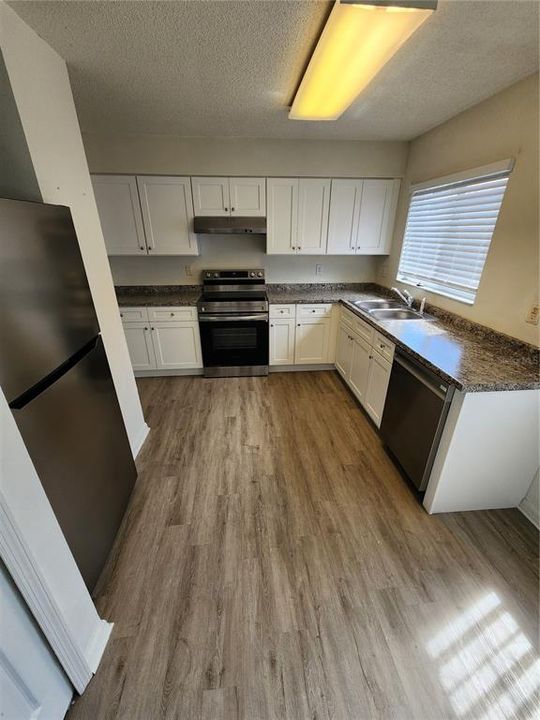 For Rent: $1,795 (3 beds, 2 baths, 1293 Square Feet)