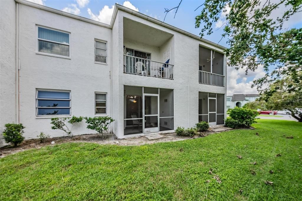 Active With Contract: $129,900 (1 beds, 1 baths, 747 Square Feet)