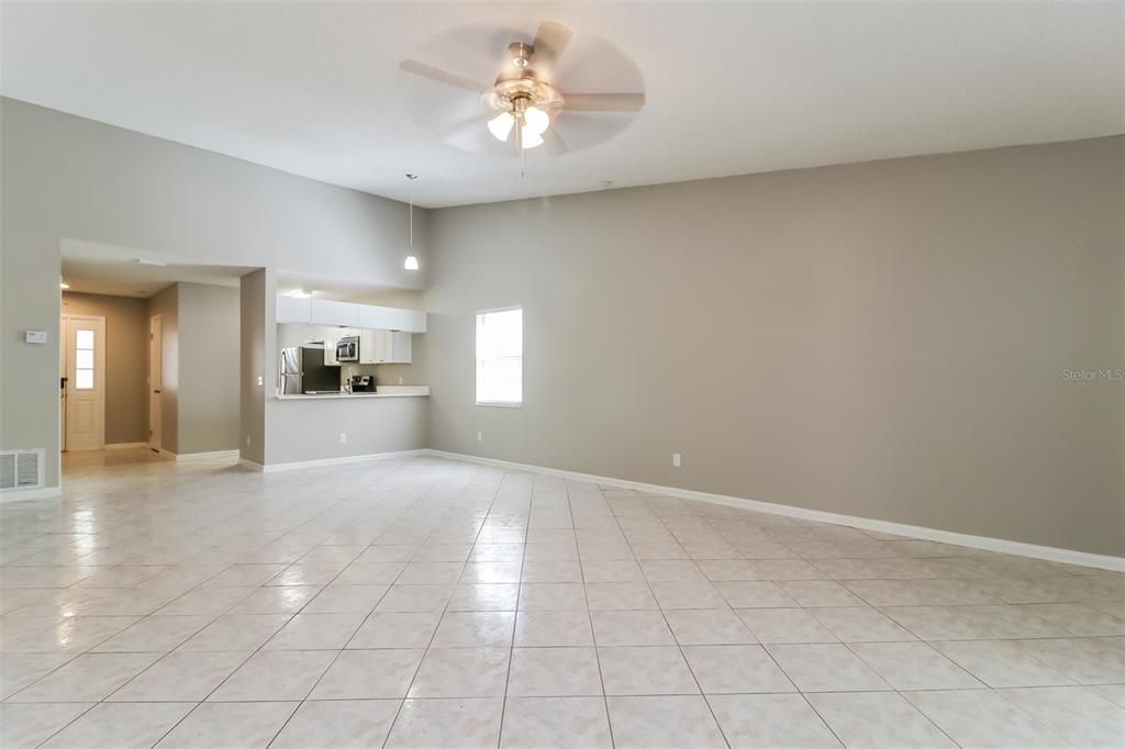 For Rent: $2,320 (3 beds, 2 baths, 1422 Square Feet)