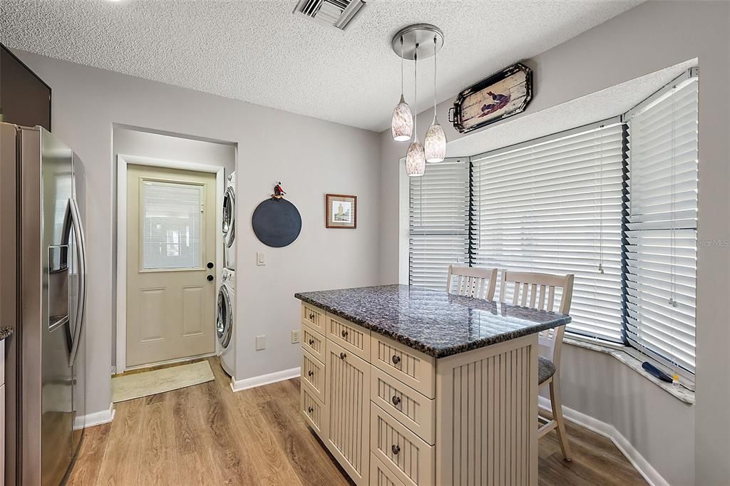 Kitchen with Breakfast Bar/Eating Island