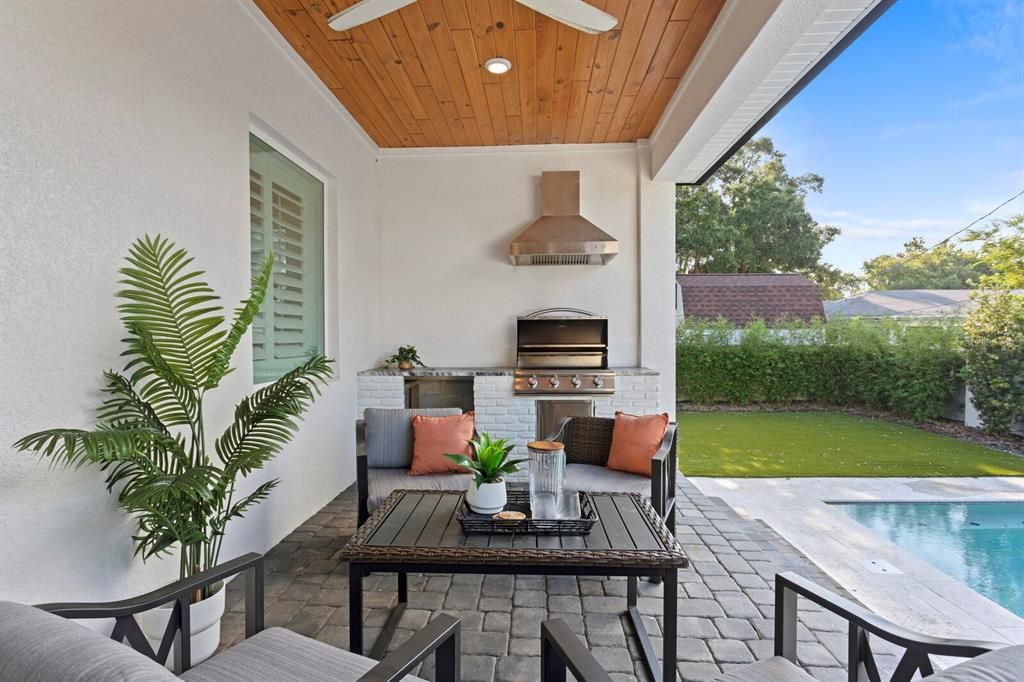 Outdoor Patio and Grille