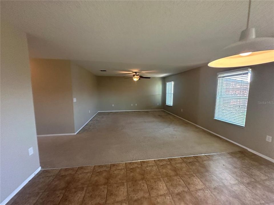 For Rent: $2,425 (4 beds, 2 baths, 1878 Square Feet)