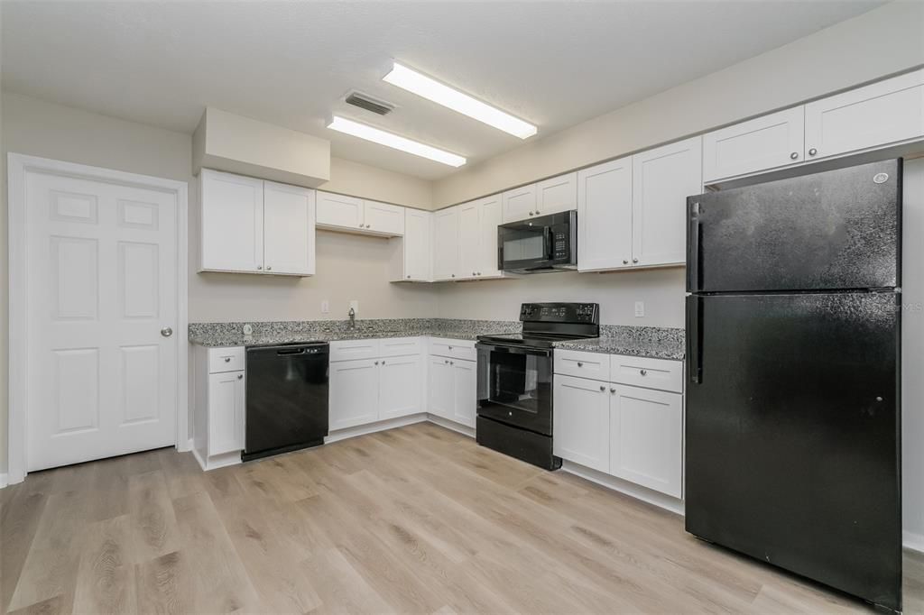 For Rent: $2,820 (3 beds, 2 baths, 1592 Square Feet)