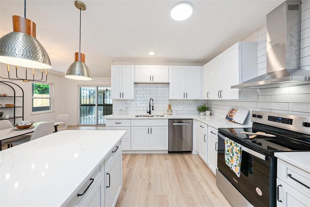 Active With Contract: $489,000 (4 beds, 2 baths, 2234 Square Feet)