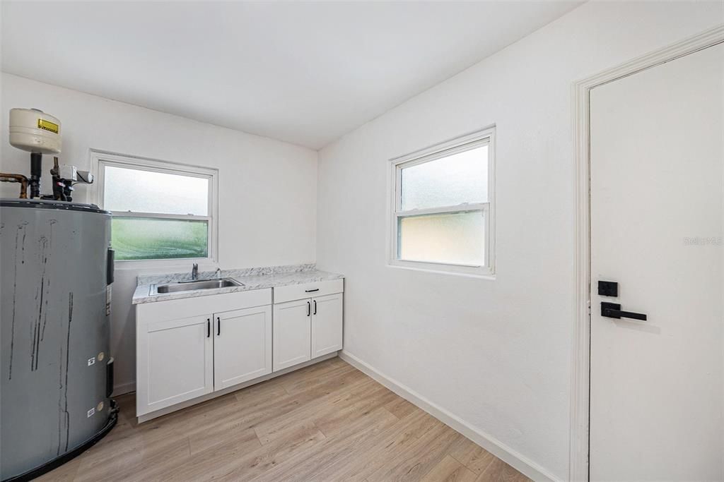 Active With Contract: $489,000 (4 beds, 2 baths, 2234 Square Feet)