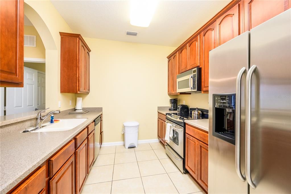 For Rent: $2,100 (3 beds, 2 baths, 1247 Square Feet)