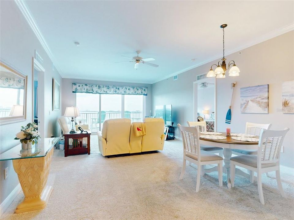 Dining Room into Livingroom