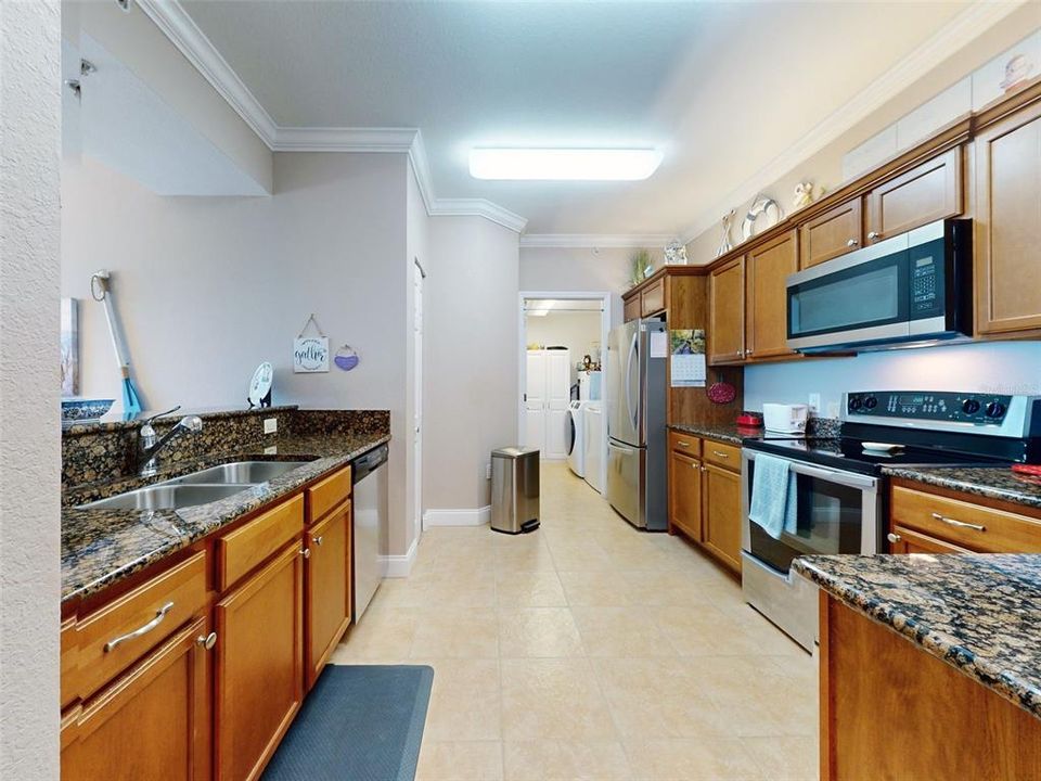 Amazingly Spacious Kitchen