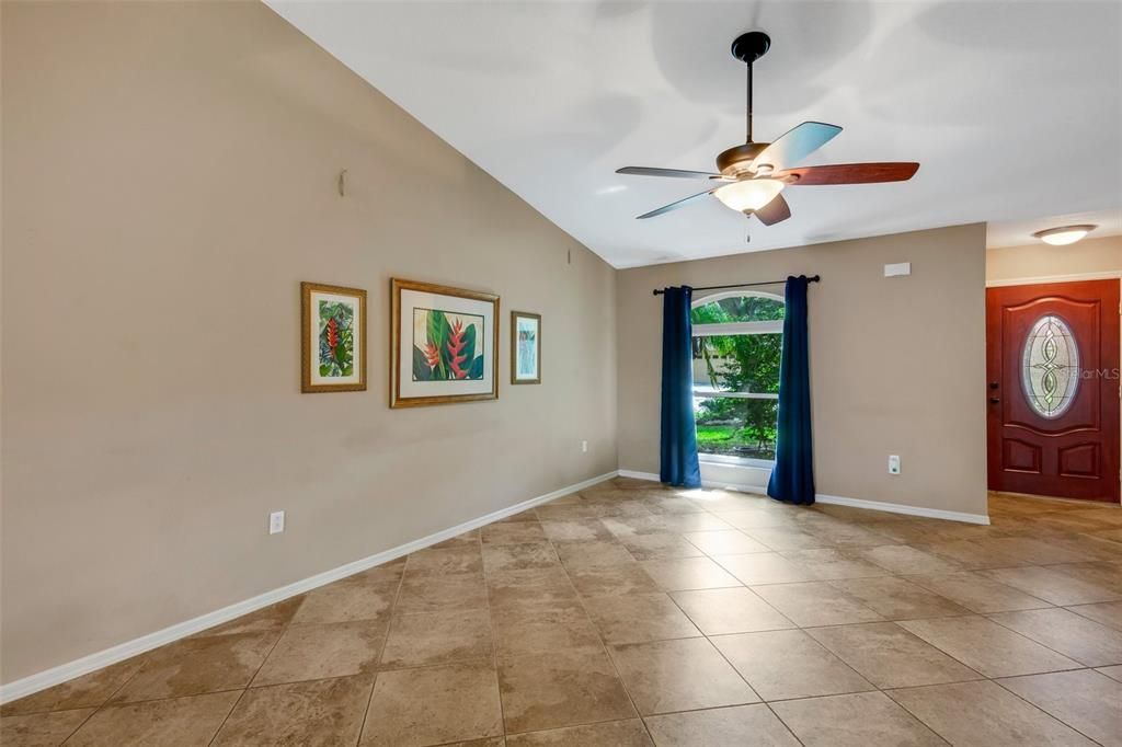 Active With Contract: $399,500 (3 beds, 2 baths, 1618 Square Feet)