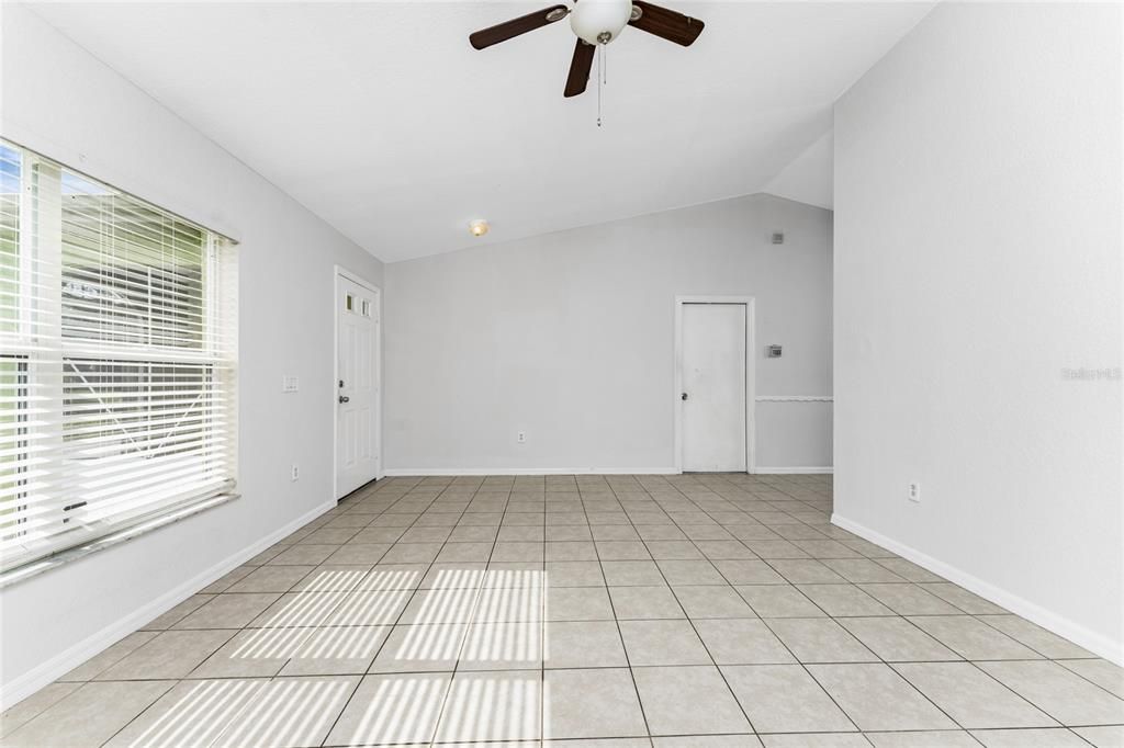 Active With Contract: $239,900 (3 beds, 2 baths, 1220 Square Feet)