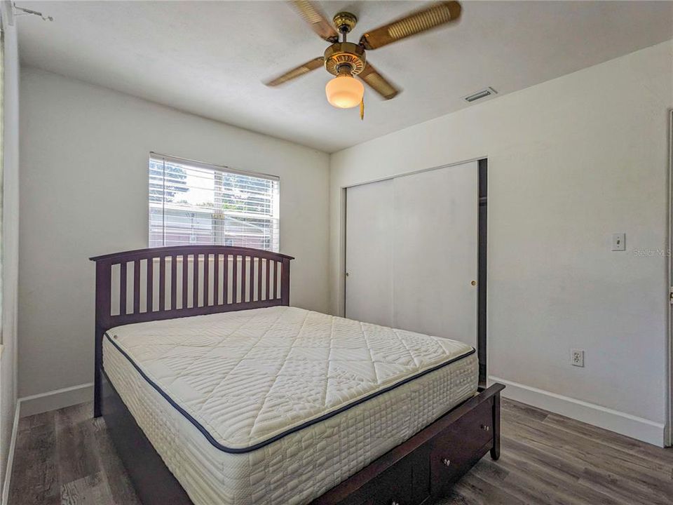 Active With Contract: $1,695 (2 beds, 1 baths, 1023 Square Feet)