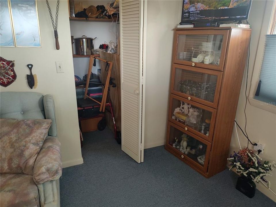 Walk-In Closet BR 2