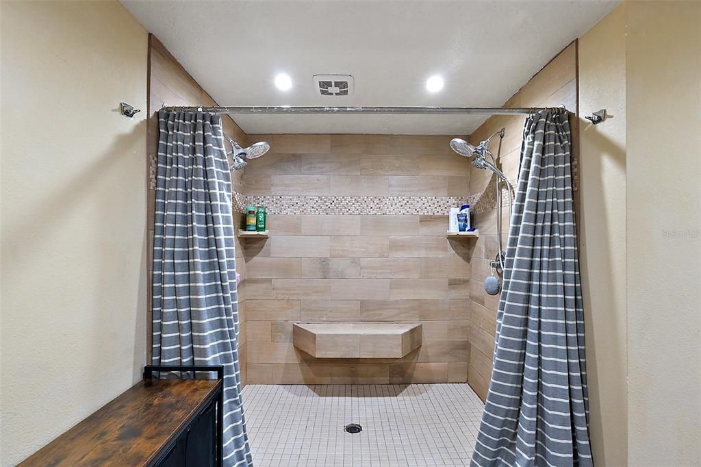 LARGE PRIMARY SHOWER WITH DUAL SHOWER HEADS