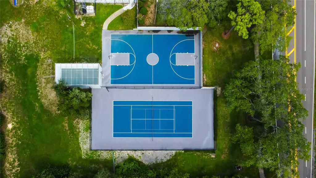 Becket Bay Clubhouse (reserve for your parties!), Tennis/Pickle Ball, Racquetball, Basketball, Another Beautiful Pool, & Large Playground.. for Residents of Becket Bay..