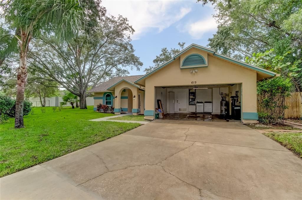 Active With Contract: $459,000 (3 beds, 2 baths, 1368 Square Feet)