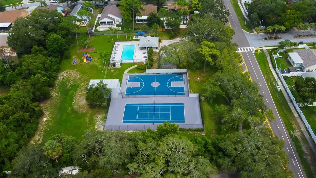 Becket Bay Clubhouse (reserve for your parties!), Tennis/Pickle Ball, Basketball, Another Beautiful Pool, & Large Playground.. for Residents of Becket Bay..