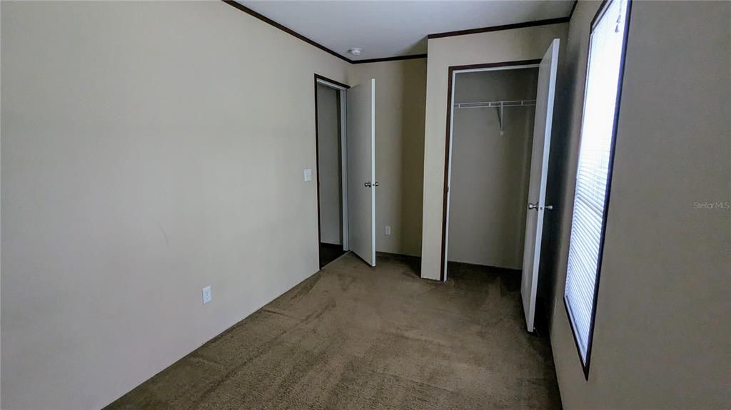 For Rent: $1,300 (2 beds, 2 baths, 896 Square Feet)