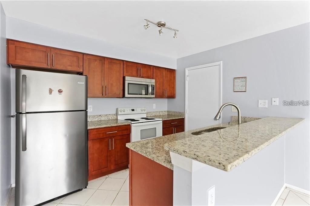 Active With Contract: $370,000 (3 beds, 2 baths, 1494 Square Feet)