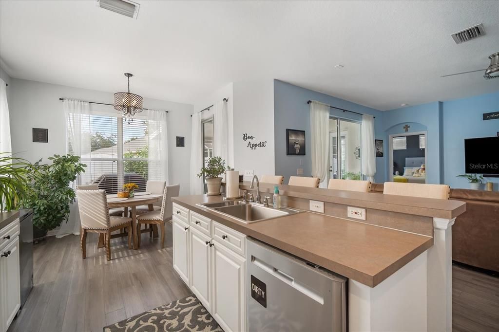 Active With Contract: $539,000 (4 beds, 2 baths, 2130 Square Feet)