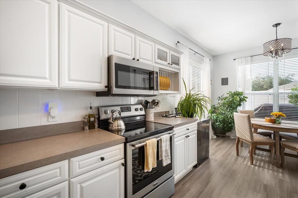 Active With Contract: $539,000 (4 beds, 2 baths, 2130 Square Feet)