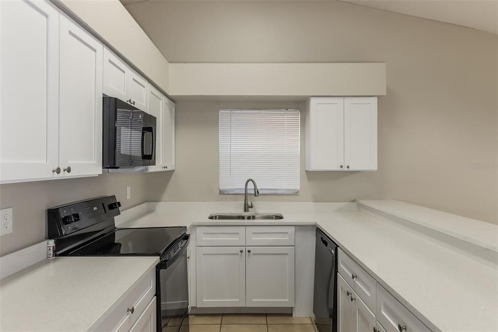 Active With Contract: $2,405 (3 beds, 2 baths, 2082 Square Feet)