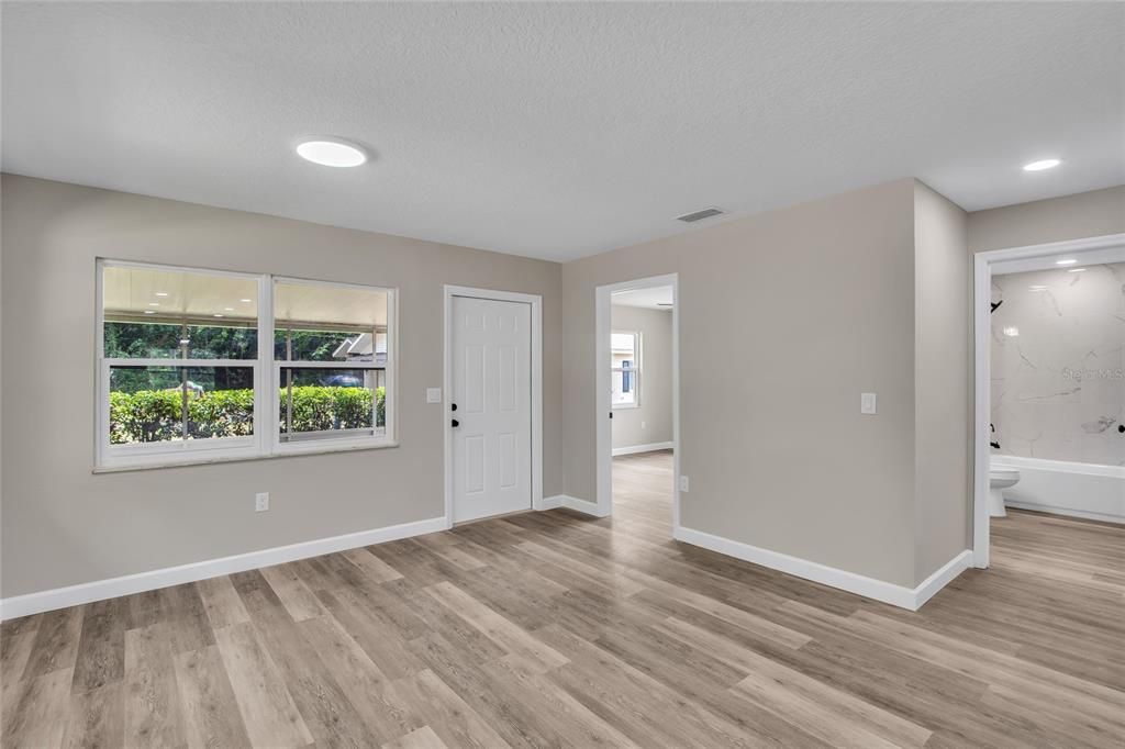 Active With Contract: $349,900 (3 beds, 2 baths, 1444 Square Feet)