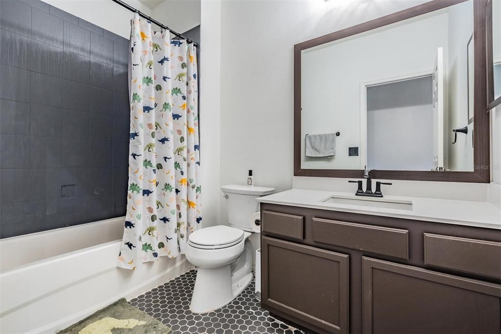 Active With Contract: $385,000 (3 beds, 2 baths, 1666 Square Feet)