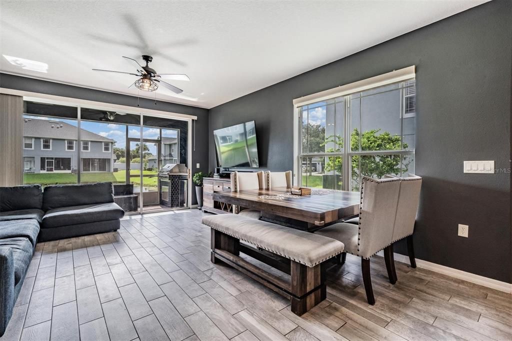 Active With Contract: $385,000 (3 beds, 2 baths, 1666 Square Feet)