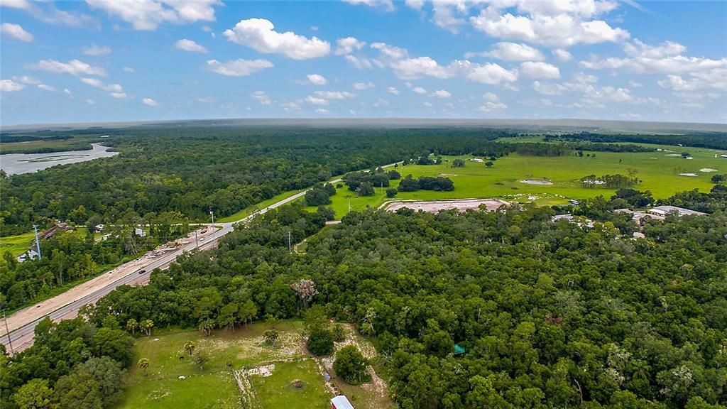 На продажу: $1,950,000 (9.55 acres)