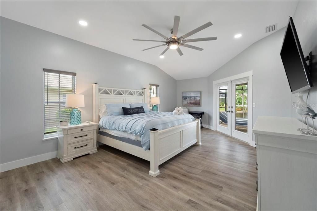 Active With Contract: $1,000,000 (4 beds, 2 baths, 2134 Square Feet)