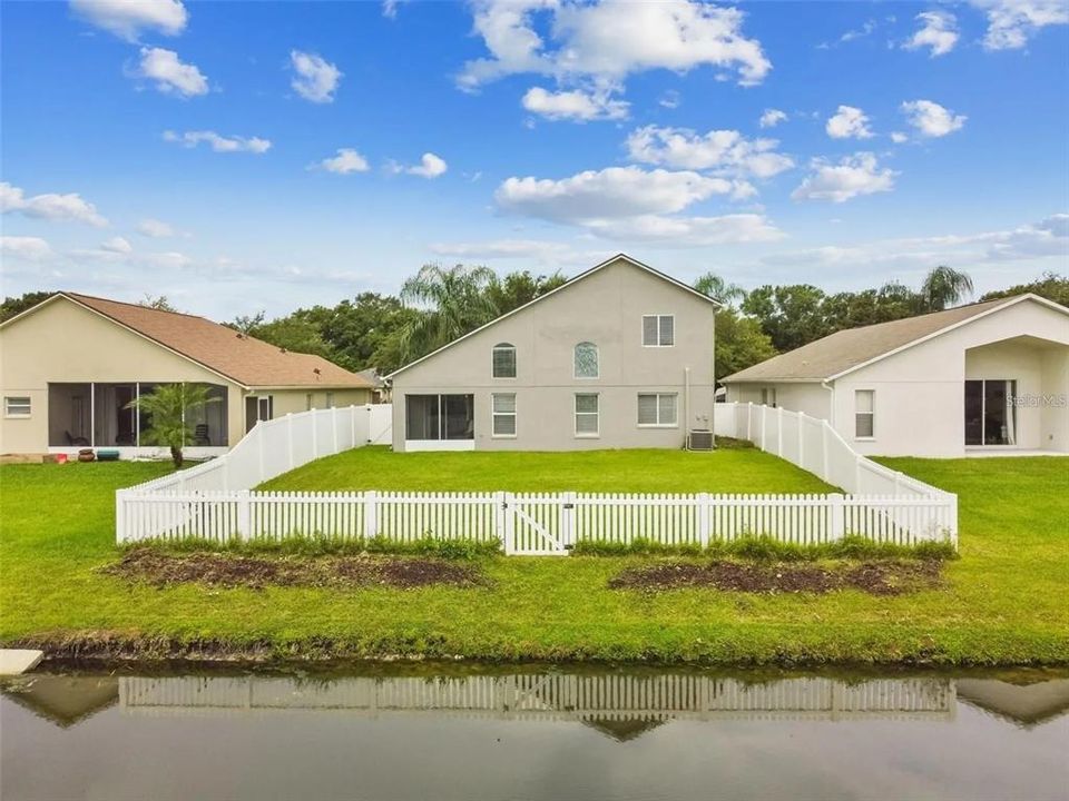 Active With Contract: $2,300 (3 beds, 2 baths, 1808 Square Feet)