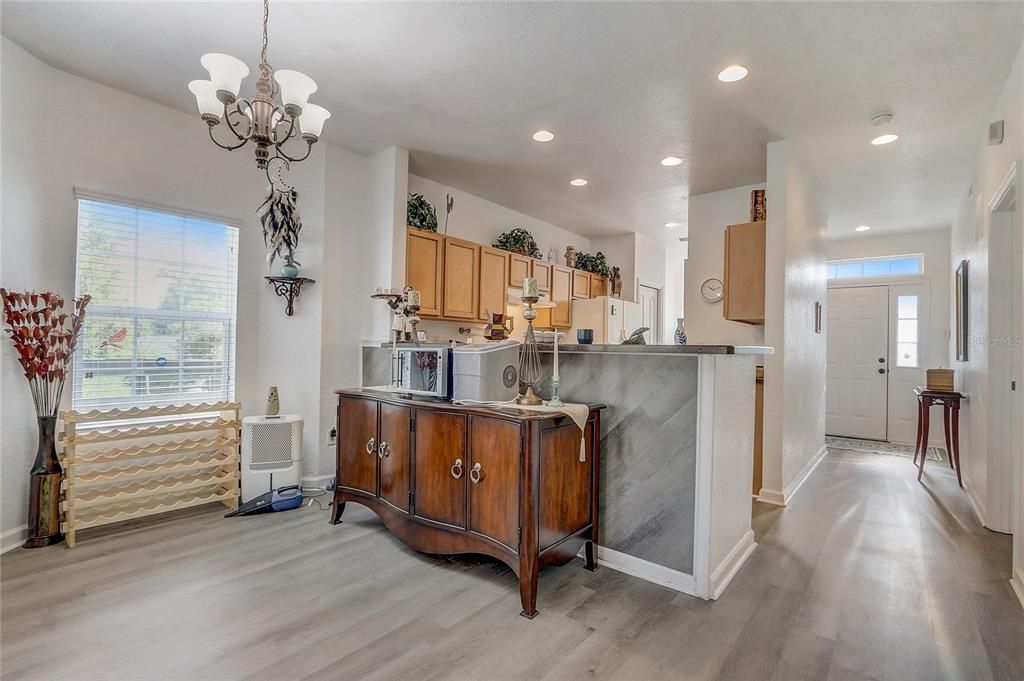 Active With Contract: $169,000 (2 beds, 2 baths, 1148 Square Feet)