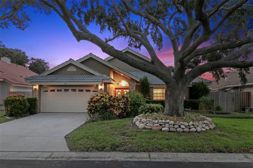 Active With Contract: $789,000 (3 beds, 2 baths, 1655 Square Feet)