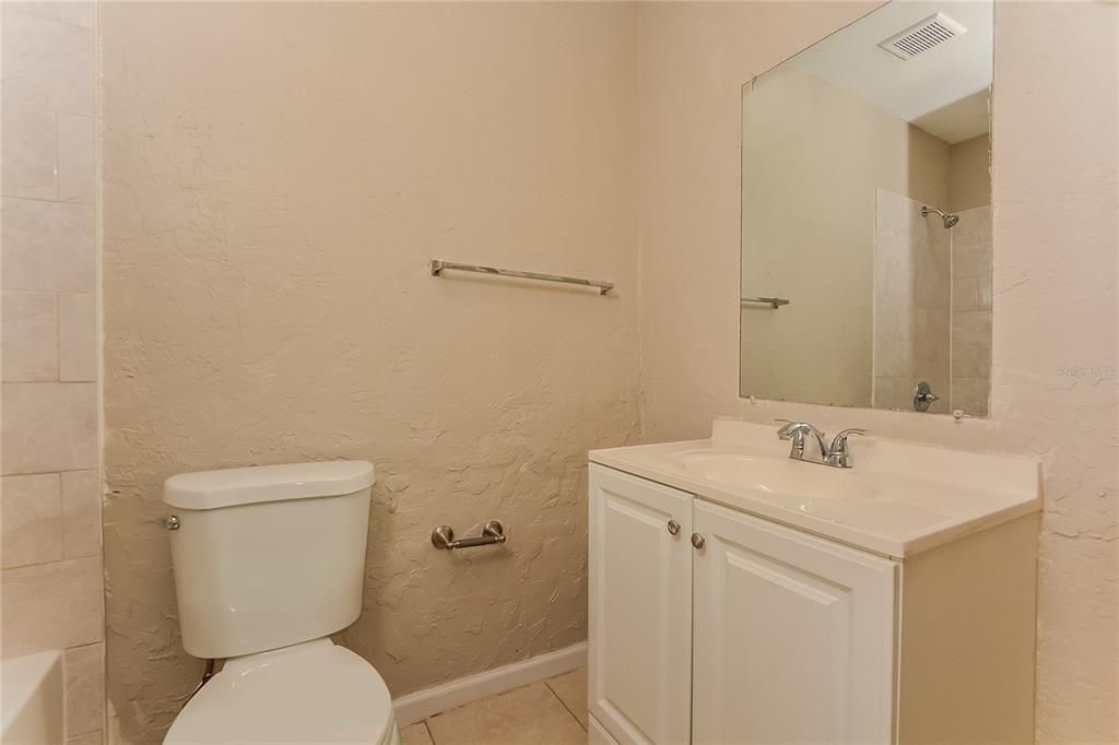 For Rent: $1,595 (3 beds, 2 baths, 1150 Square Feet)