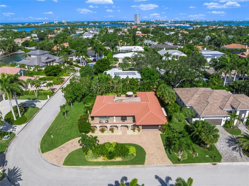 Active With Contract: $1,995,000 (3 beds, 2 baths, 2330 Square Feet)