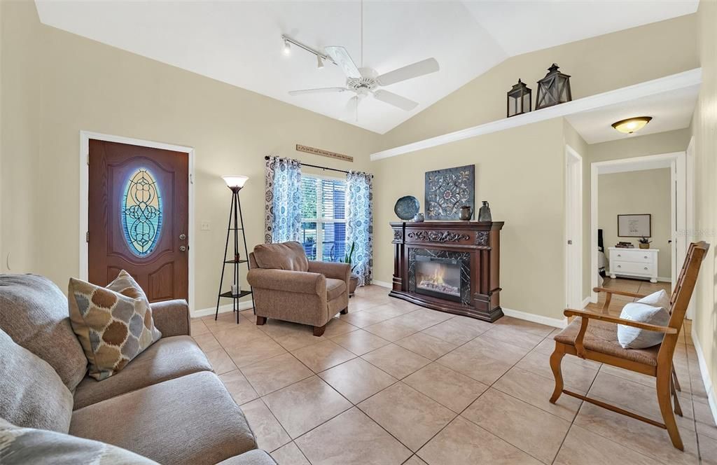 Active With Contract: $334,900 (3 beds, 3 baths, 1691 Square Feet)