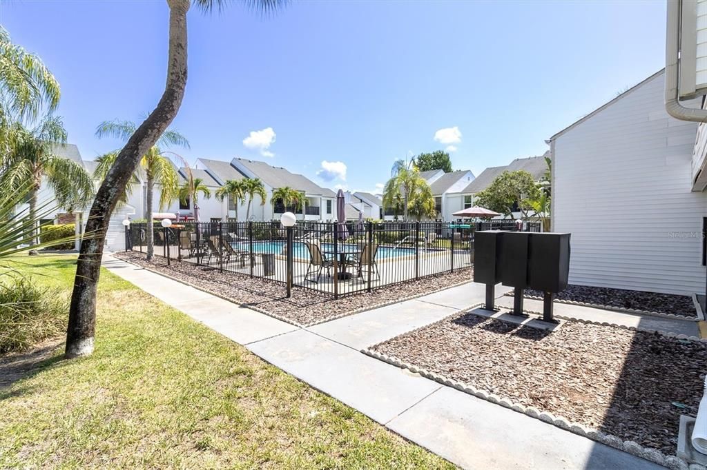 Active With Contract: $1,600 (2 beds, 1 baths, 960 Square Feet)