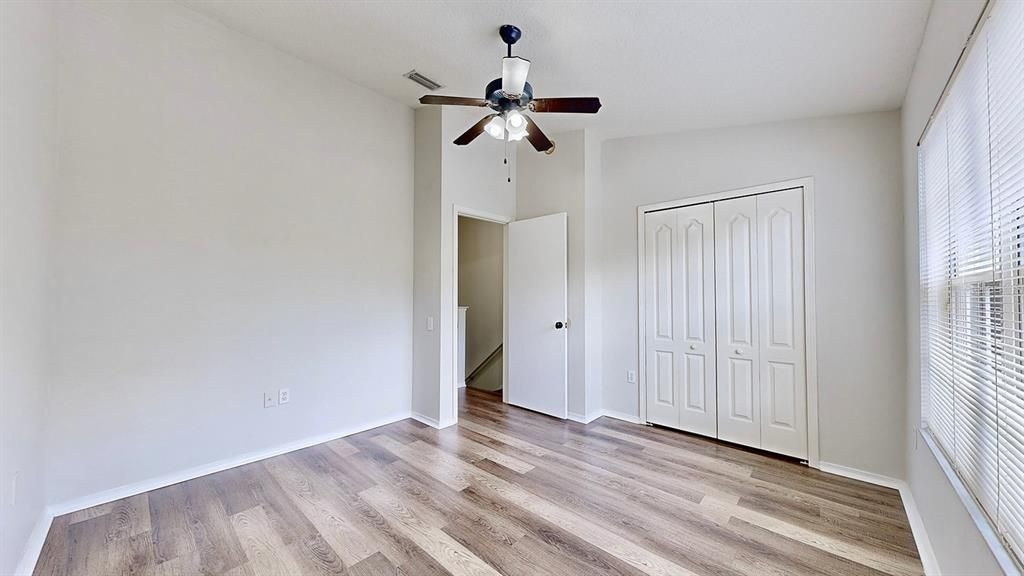 Active With Contract: $215,000 (2 beds, 1 baths, 1184 Square Feet)