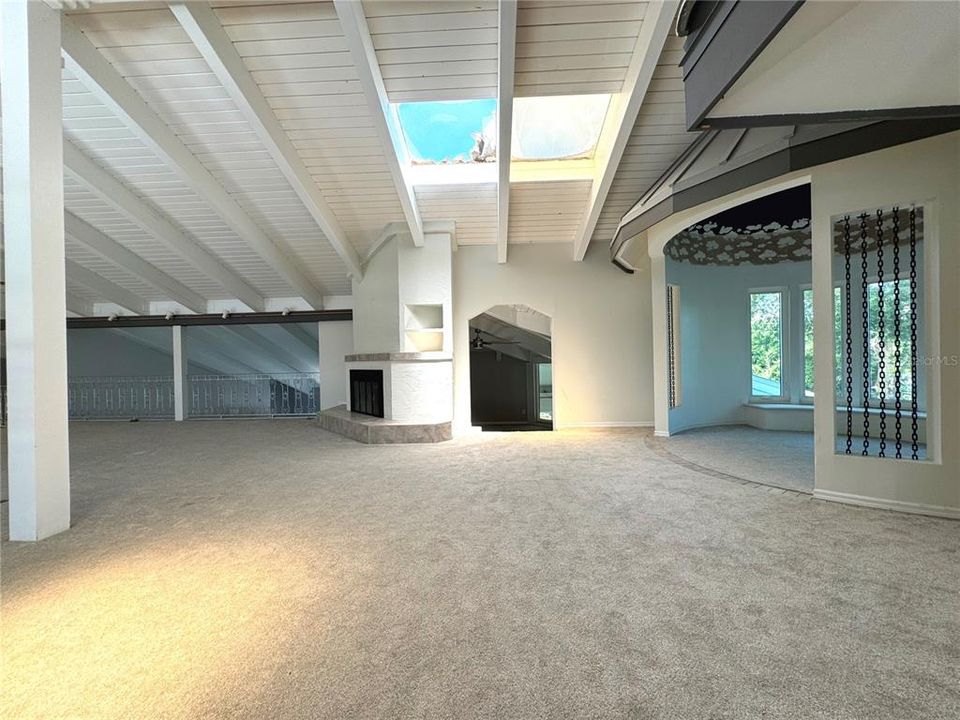 UPSTAIRS LOFT LIVING AREA