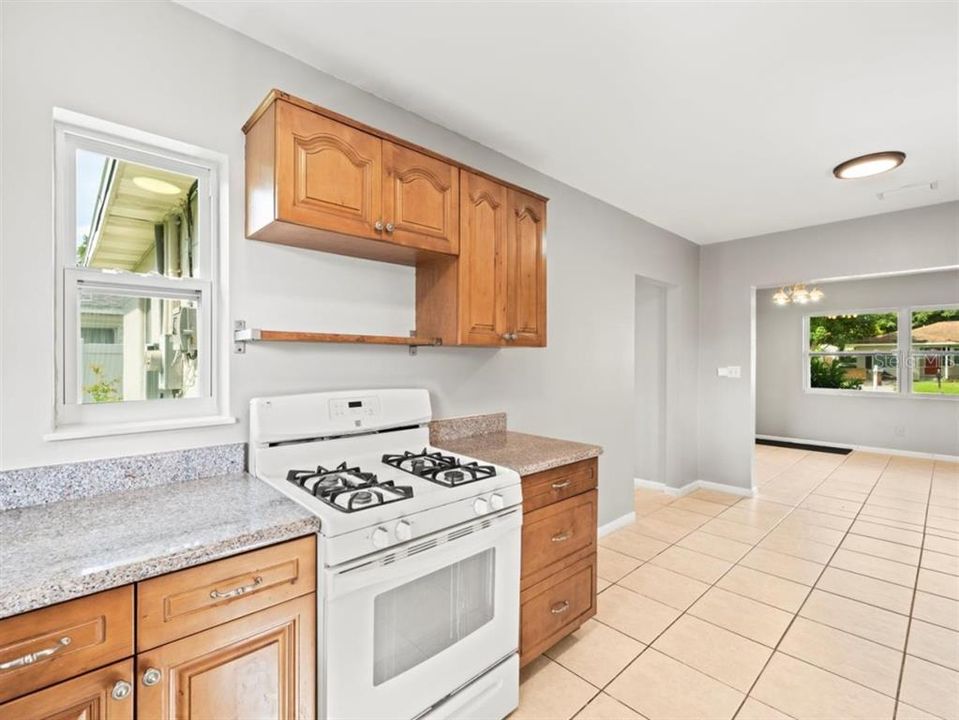 Active With Contract: $325,000 (3 beds, 1 baths, 1110 Square Feet)