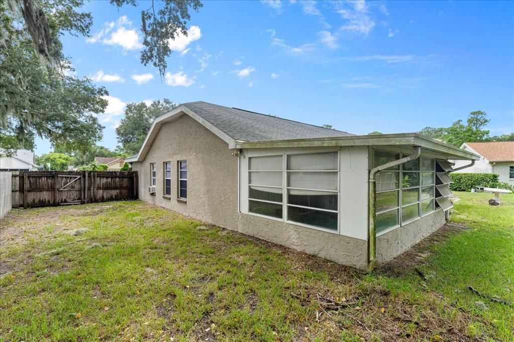 Active With Contract: $299,900 (3 beds, 2 baths, 1750 Square Feet)