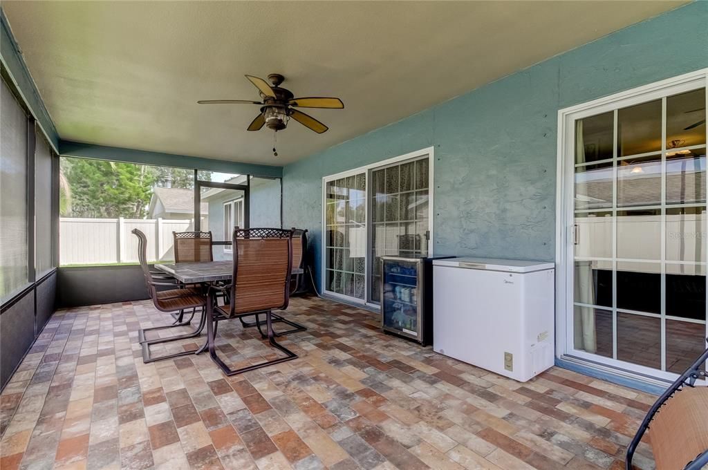 Active With Contract: $469,900 (3 beds, 2 baths, 1604 Square Feet)