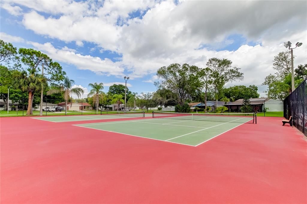 Active With Contract: $469,900 (3 beds, 2 baths, 1604 Square Feet)