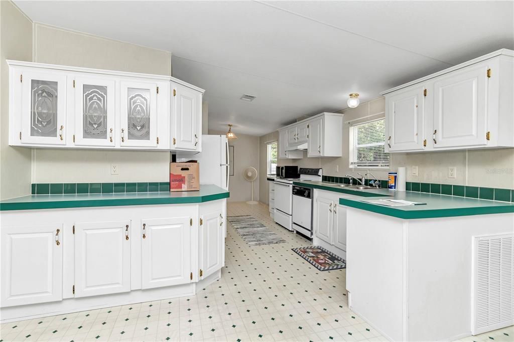 For Sale: $349,000 (3 beds, 2 baths, 1248 Square Feet)