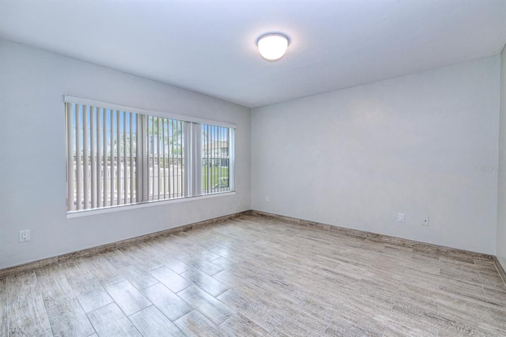 For Sale: $200,000 (3 beds, 2 baths, 1360 Square Feet)