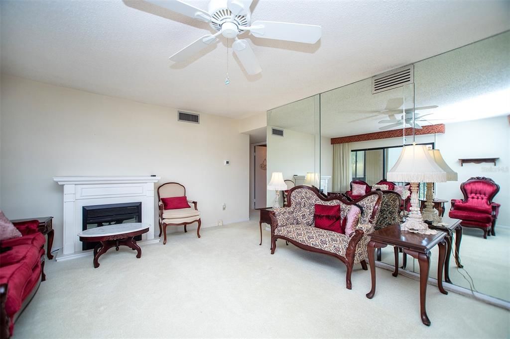 Active With Contract: $249,900 (3 beds, 2 baths, 1345 Square Feet)