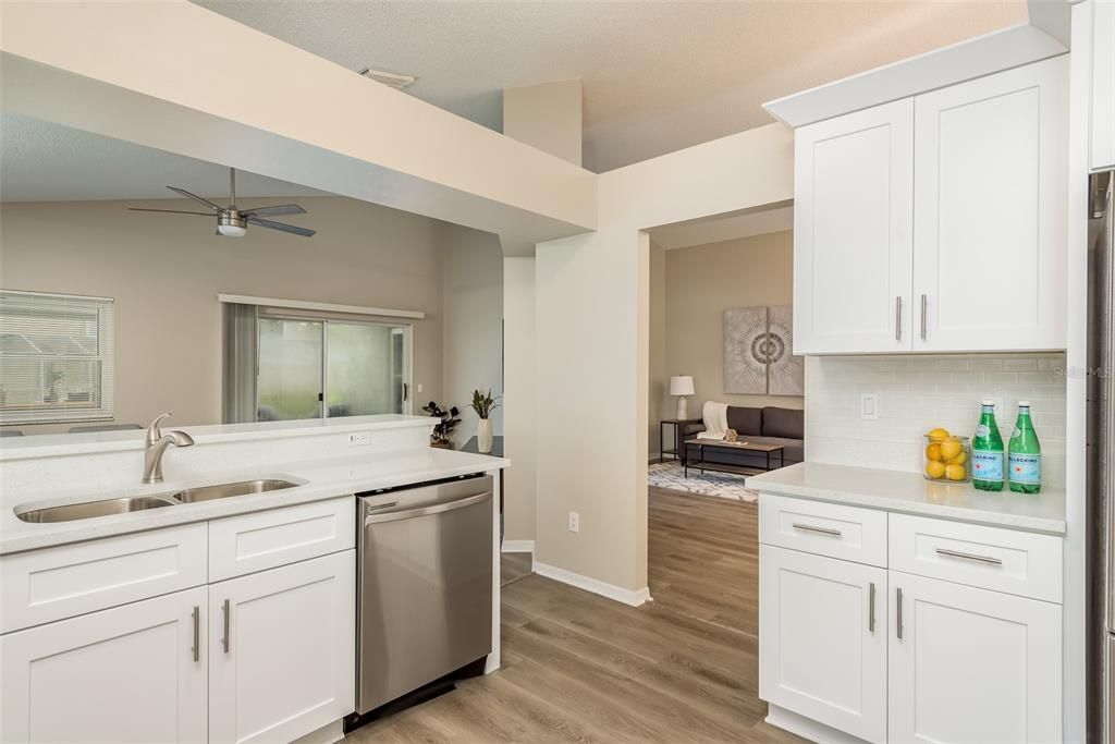 Active With Contract: $349,900 (3 beds, 2 baths, 1560 Square Feet)