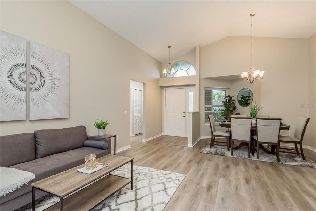 Active With Contract: $349,900 (3 beds, 2 baths, 1560 Square Feet)