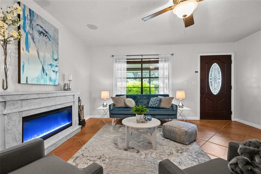 Active With Contract: $275,000 (3 beds, 2 baths, 1216 Square Feet)