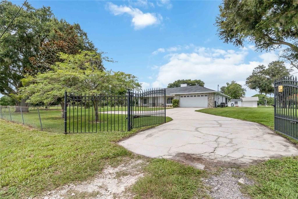 For Sale: $749,000 (3 beds, 2 baths, 2369 Square Feet)